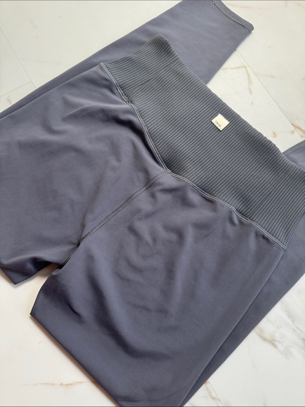 Vuori Rib Studio Legging High Waist Gray Stone Sz L Trendy Logo Workout Sporty